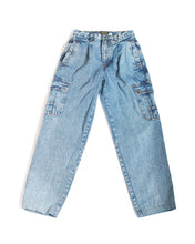 Load image into Gallery viewer, L&#39;homme 1980s Stone Wash Cargo Jeans w 30