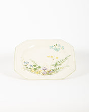 Load image into Gallery viewer, Cream Floral Patterned Plate