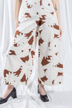 Load image into Gallery viewer, 70s Brown and White Floral Print Cotton Jumpsuit