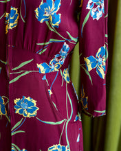 Load image into Gallery viewer, 1940s Maroon Zip Front Floral Dressing Gown