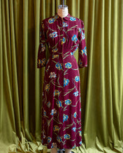 Load image into Gallery viewer, 1940s Maroon Zip Front Floral Dressing Gown