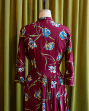 Load image into Gallery viewer, 1940s Maroon Zip Front Floral Dressing Gown