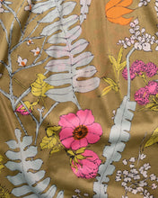 Load image into Gallery viewer, 70s floral nylon slip