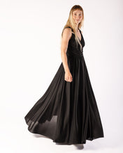 Load image into Gallery viewer, Incredible 70s backlesss Black Jersey full-length dress