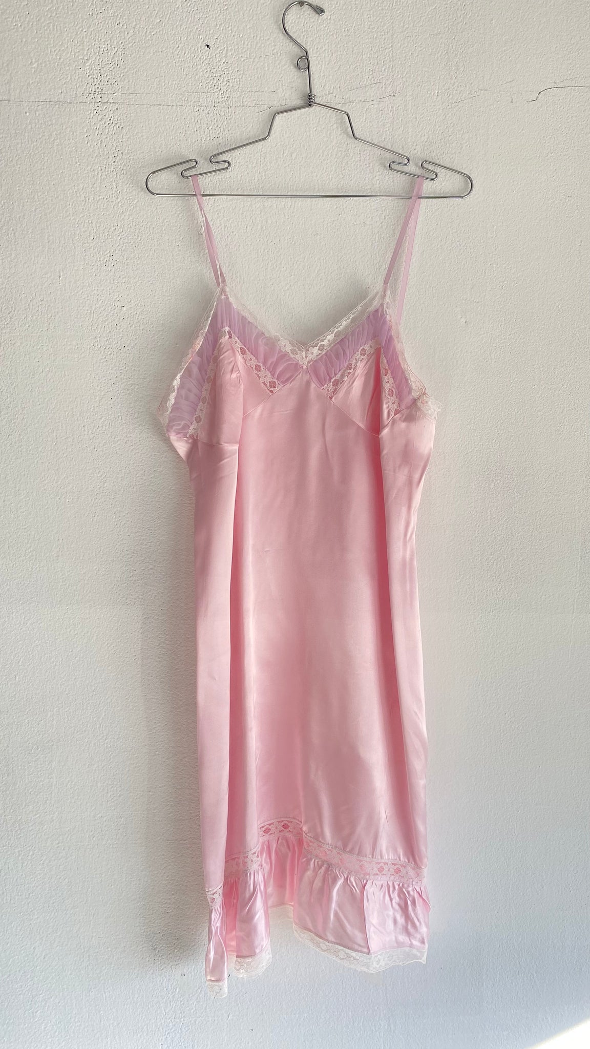 1960's Baby Pink Satin Slip Dress nouveaurichevintage 1960's Baby Pink Satin Slip Dress nouveaurichevintage