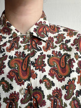 Load image into Gallery viewer, 1960&#39;s Paisley Loop collar shirt