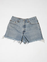 Load image into Gallery viewer, 1990's 30W Levi's Denim Shorts