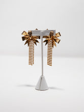 Load image into Gallery viewer, 1980&#39;s Gold Tone Bow Clip Earrings