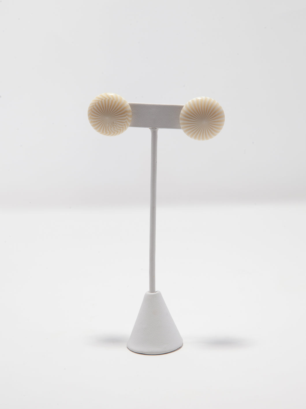 1960's Mod Cream and White Spiral Round Resin Stud Earrings