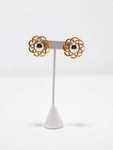 Load image into Gallery viewer, 1980&#39;s Mixed Metals Daisy Loop Clip Earrings