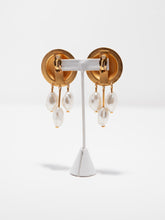 Load image into Gallery viewer, Vintage Martha Sturdy Gold Circle and Drop Pearl Clip Earrings