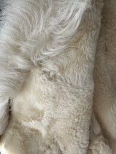 Load image into Gallery viewer, 1970&#39;s Mauve and White Shearling Jacket