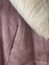 Load image into Gallery viewer, 1970&#39;s Mauve and White Shearling Jacket