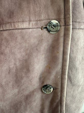 Load image into Gallery viewer, 1970&#39;s Mauve and White Shearling Jacket