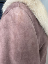 Load image into Gallery viewer, 1970&#39;s Mauve and White Shearling Jacket