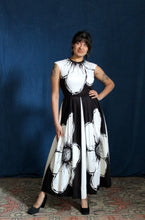 Load image into Gallery viewer, 1960's Black and White Floral Cotton Gown