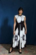 Load image into Gallery viewer, 1960's Black and White Floral Cotton Gown