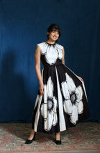 Load image into Gallery viewer, 1960's Black and White Floral Cotton Gown
