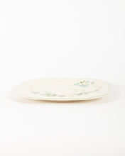 Load image into Gallery viewer, Cream Floral Patterned Plate