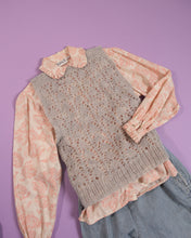 Load image into Gallery viewer, Pink and White Pleated Edge Peter Pan Collar Shirt