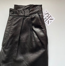 Load image into Gallery viewer, Black leather pleated trousers