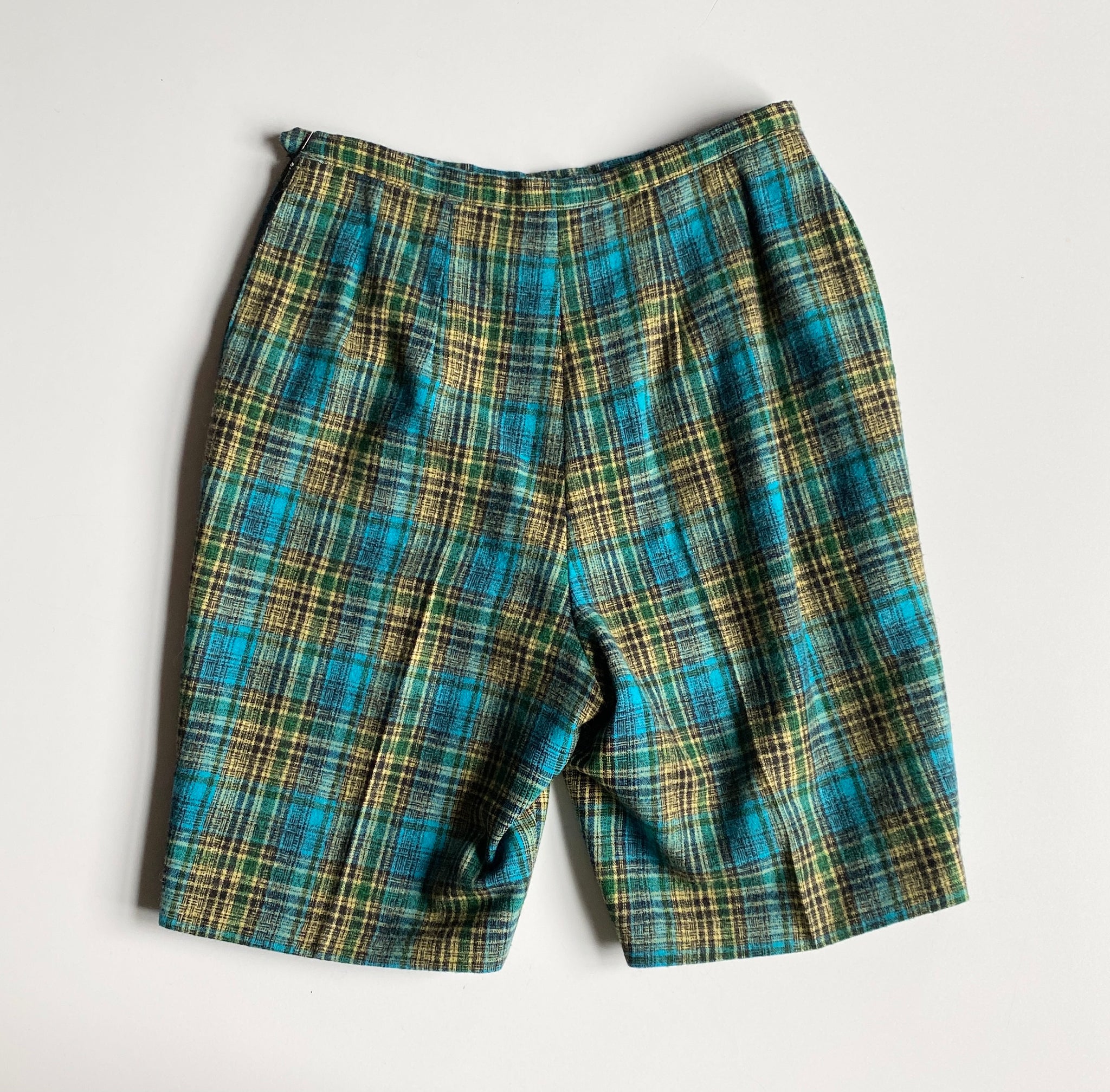 1960s Green, Blue, and Yellow Plaid wool Shorts – nouveaurichevintage