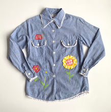 Load image into Gallery viewer, Chambray appliqué  patchwork blouse with lace trim