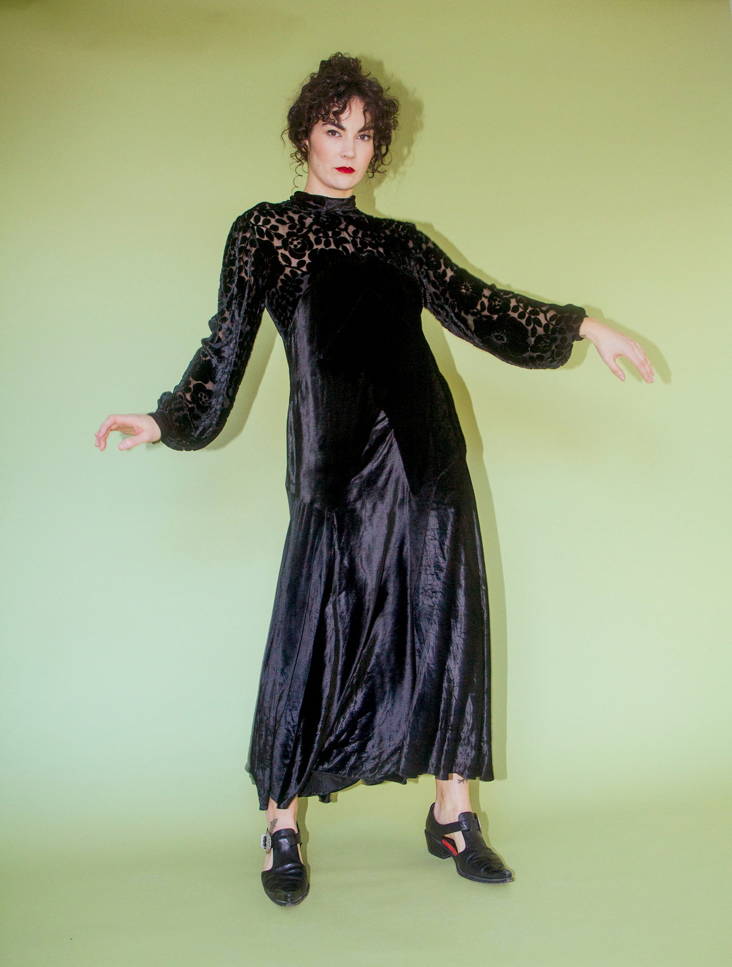 Dévoré Velvet Burnout Floral Bias Cut Dress with Dramatic Sleeves 1930 –  nouveaurichevintage